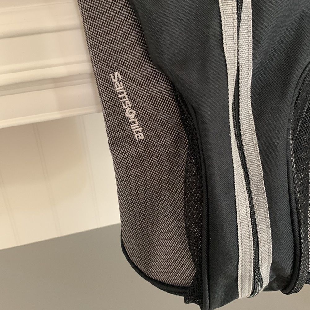 NEW Samsonite Golf Shoe Bag - Picture 2 of 4